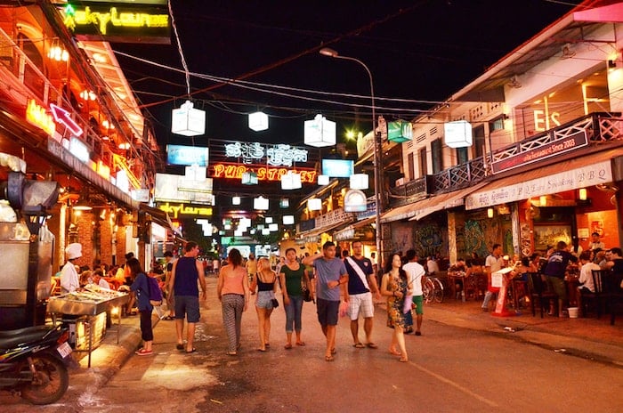 004Mad-Monkey-Hostels-Pub-Street-Siem-Reap-–The-Ultimate-Guide-Updated-for-2019