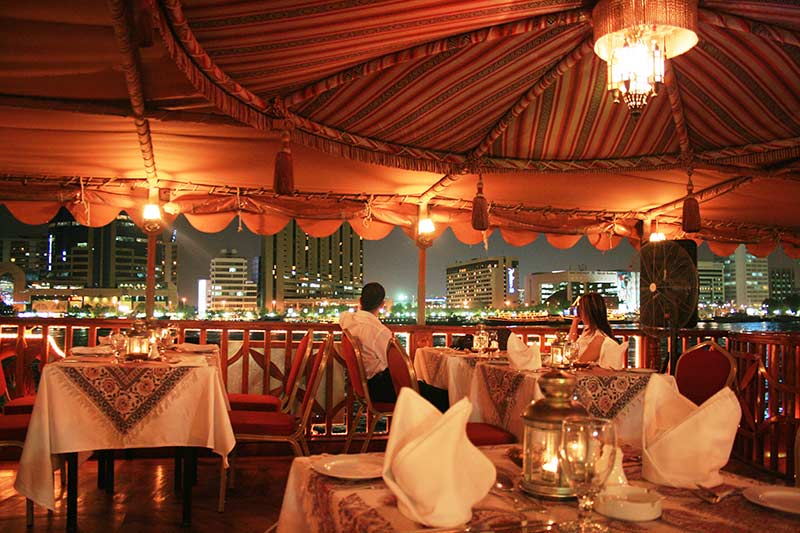004romantic-dinner-dhow-cruise-dubai-marina
